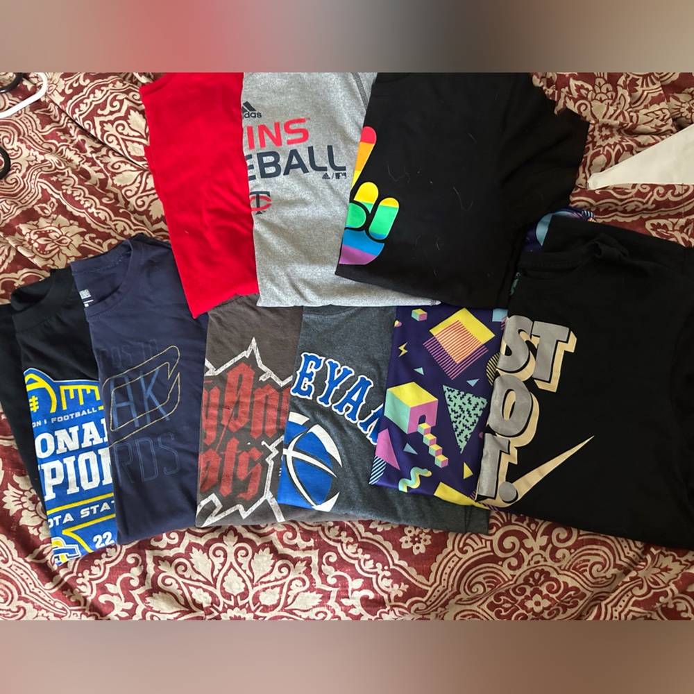 Large lot of boys T-shirts, size medium, large, Nike, Adidas, twins etc.